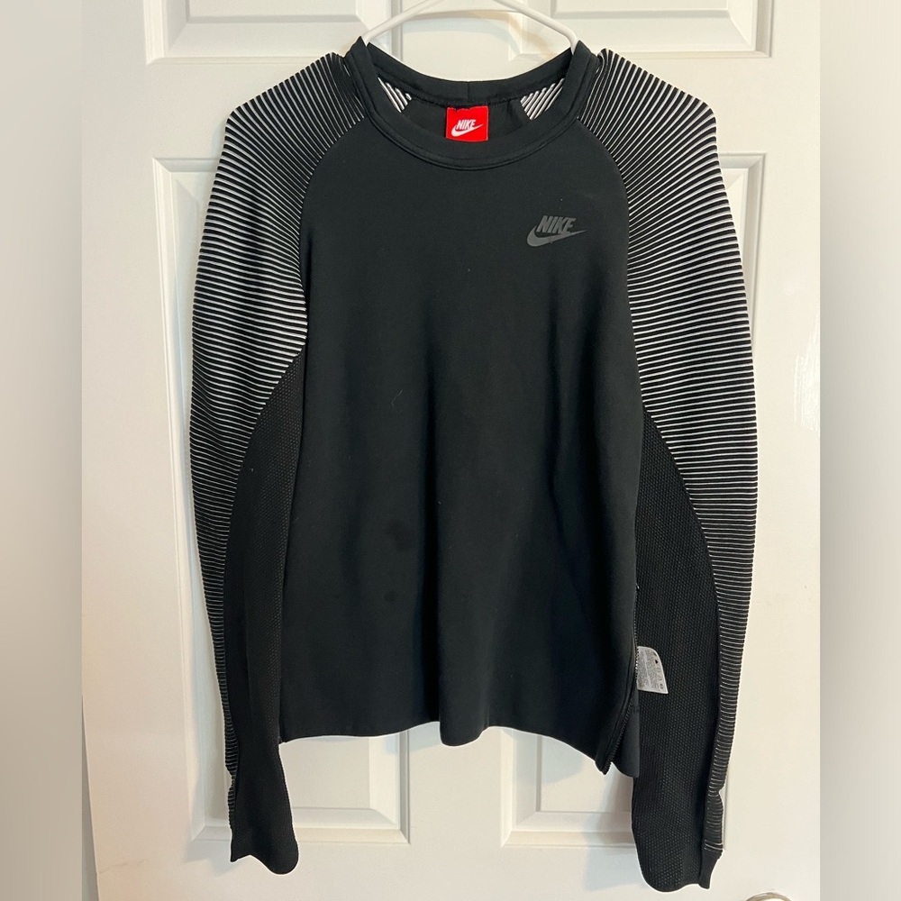Black and White textured NIKE shirt